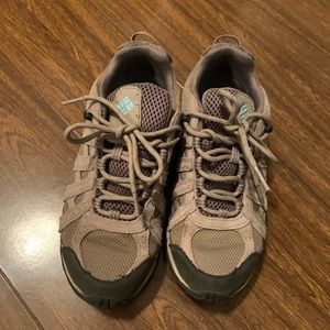 Columbia hiking shoes
